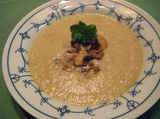 Sellerie-Fenchel-Meerrettich-Süppchen