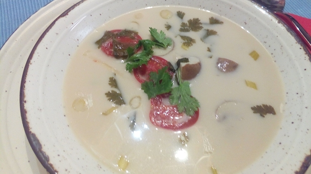 Tom Kha