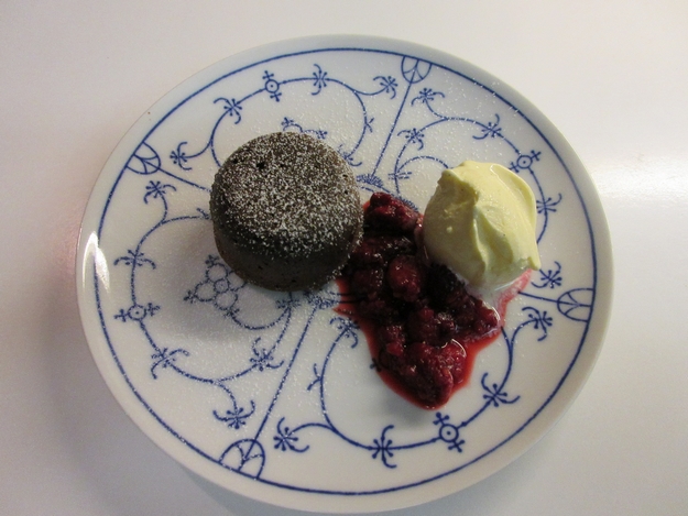 Schokokuchen mit Vanilleeis