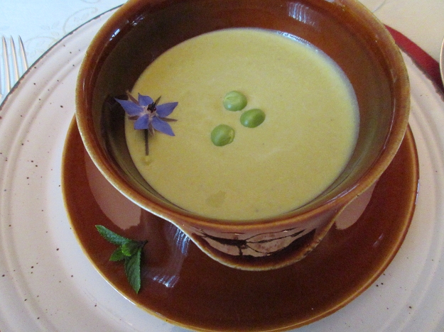 Erbsen-Minze-Süppchen