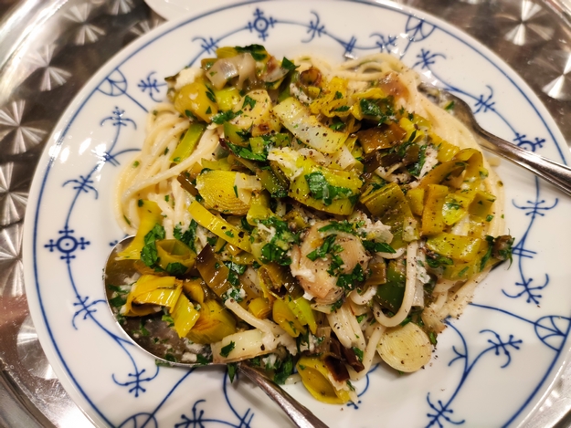 Pasta mit Lauch und Shrimps