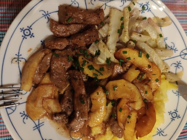 Kalbsleber mit Fenchel und Äpfeln